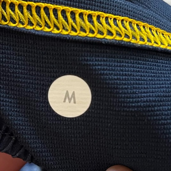 LULULEMON MENS LINED SHORTS SIZE MEDIUM Gym Exercise Workout Wear Stylish - Picture 4 of 8